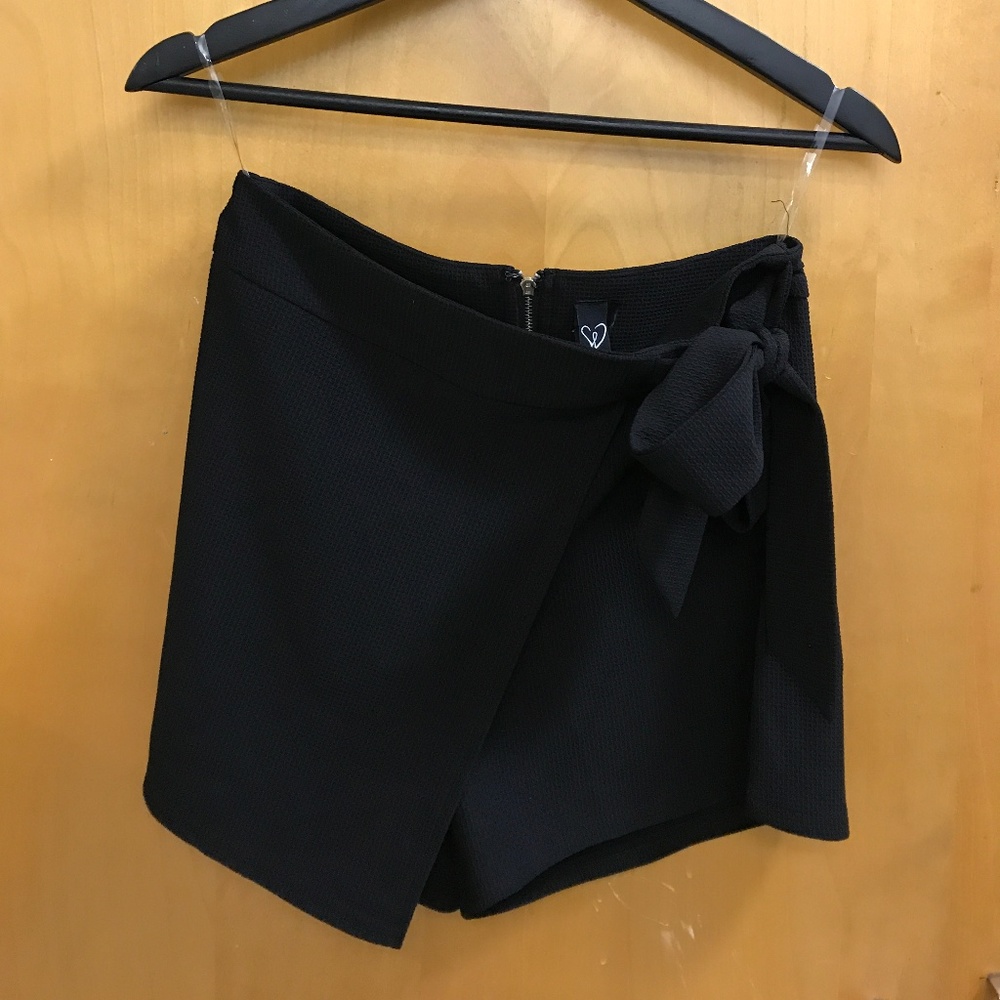 Black high waisted skort